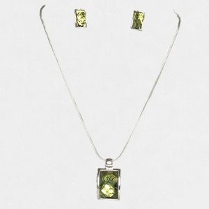 Faceted Green Iridescent Animal Print Silver 16” Necklace and Earring Set